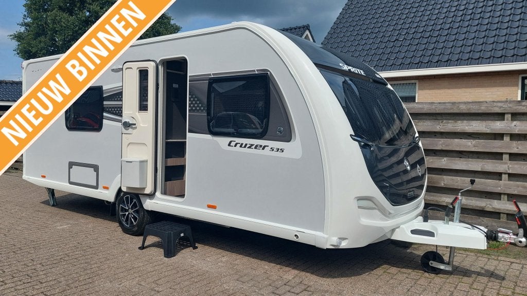 Sprite Cruzer 535 SR 2026 . Nieuw binnen !, Caravans en Kamperen, Standaardzit, Overige typen, Bedrijf, 5 tot 6 meter
