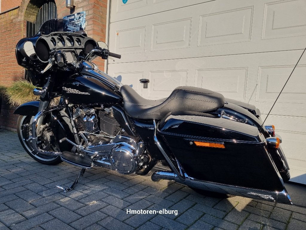 Street Glide Special - BJ 08-2017- met slechts16964 Km - 5HD, Motoren, Motoren | Harley-Davidson, Bedrijf, Toermotor, meer dan 35 kW