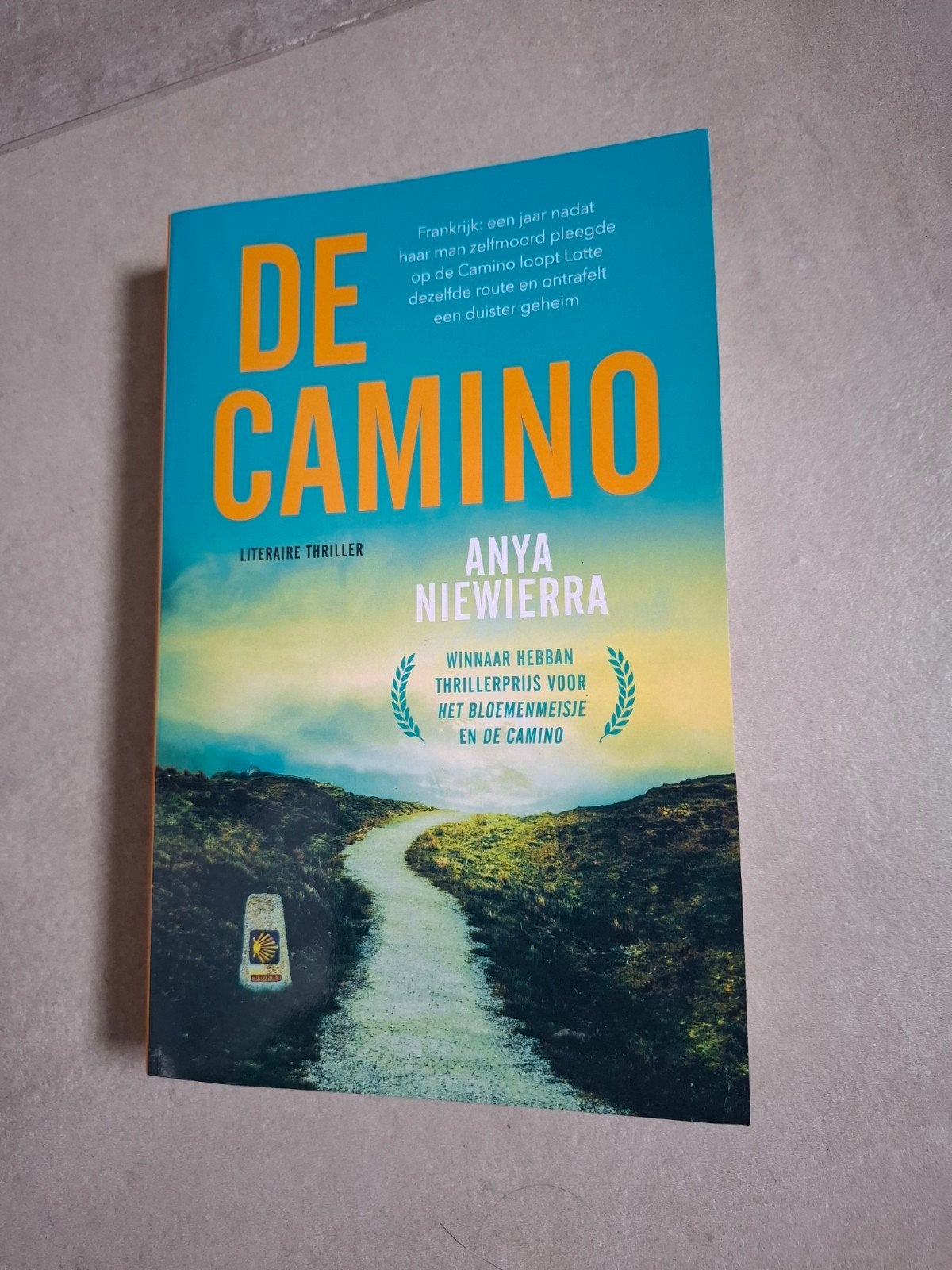Anya Niewierra De Camino, Ophalen of Verzenden, Zo goed als nieuw