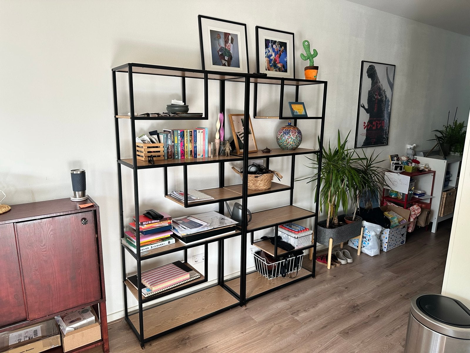 Modern zwart metalen open kast - 2 stuks, Ophalen, Zo goed als nieuw