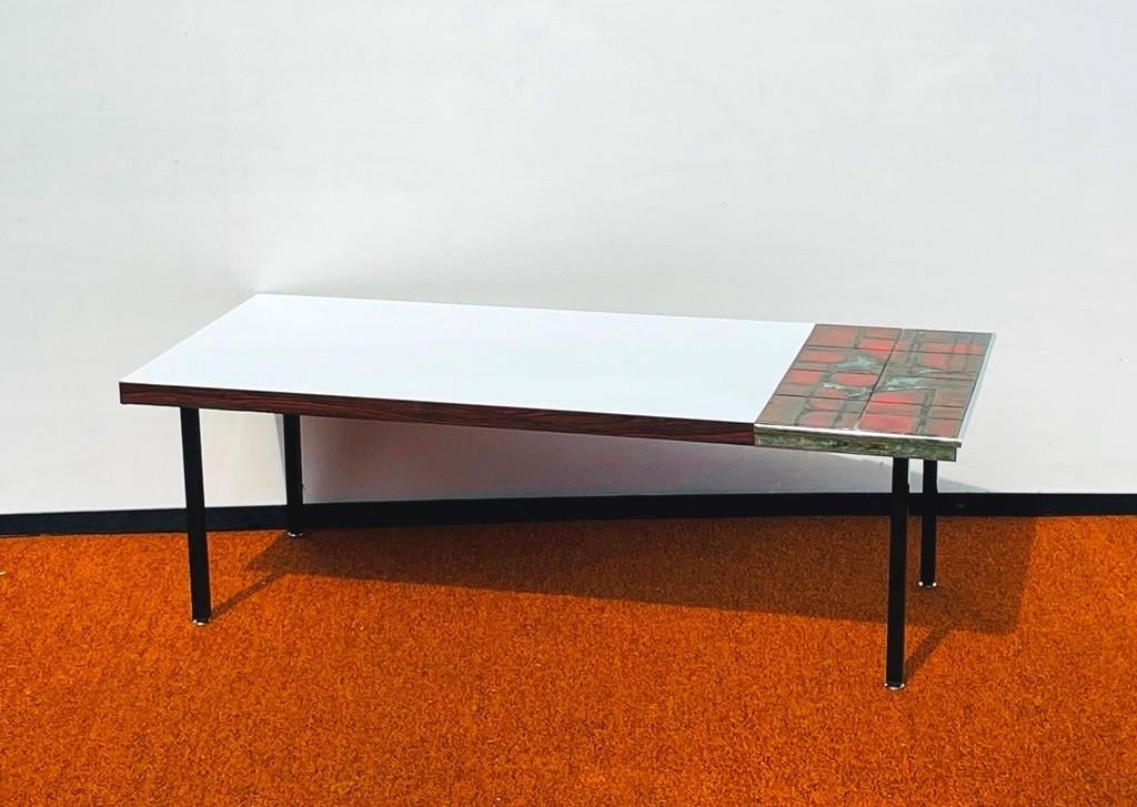 Lage tafel met tegels ' Lava ' [ 60s Vintage ] Salontafel, Huis en Inrichting, Gebruikt, 100 tot 150 cm, Vintage, Minder dan 50 cm