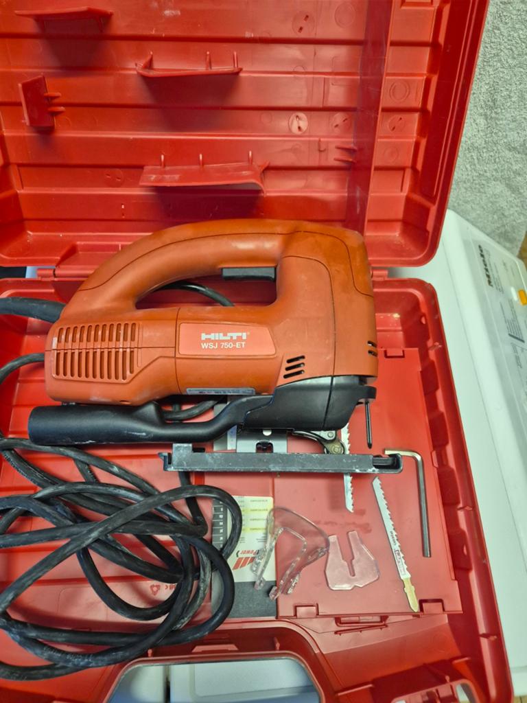 Hilti WSJ 750-ET Decoupeerzaag - Krachtig en Betrouwbaar, Gebruikt, 600 tot 1200 watt, Decoupeerzaag, 70 mm of meer