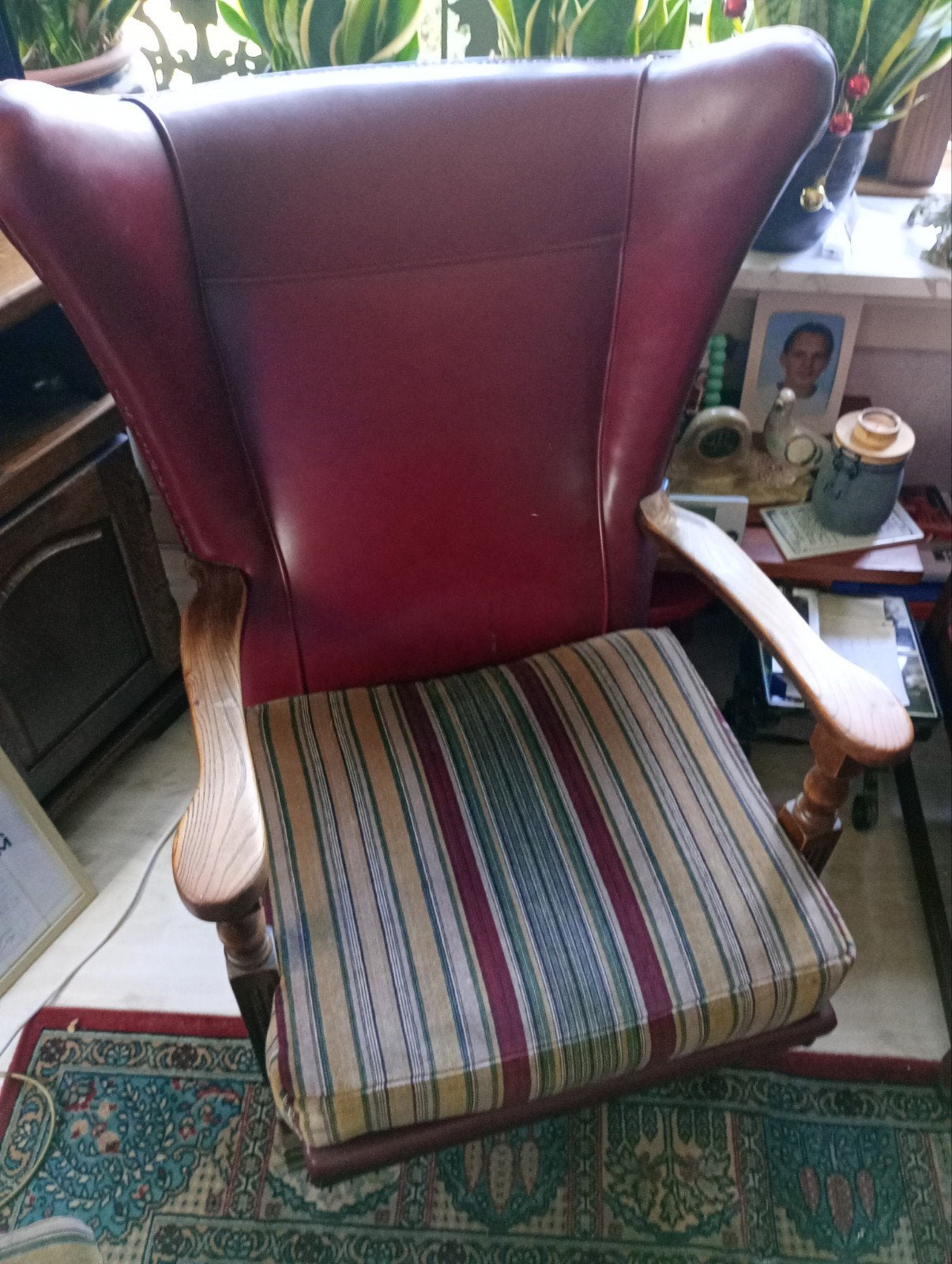 Bankstel met twee stoelen en een losse stoel, Huis en Inrichting, Ophalen, Hout, Gebruikt, Driepersoons