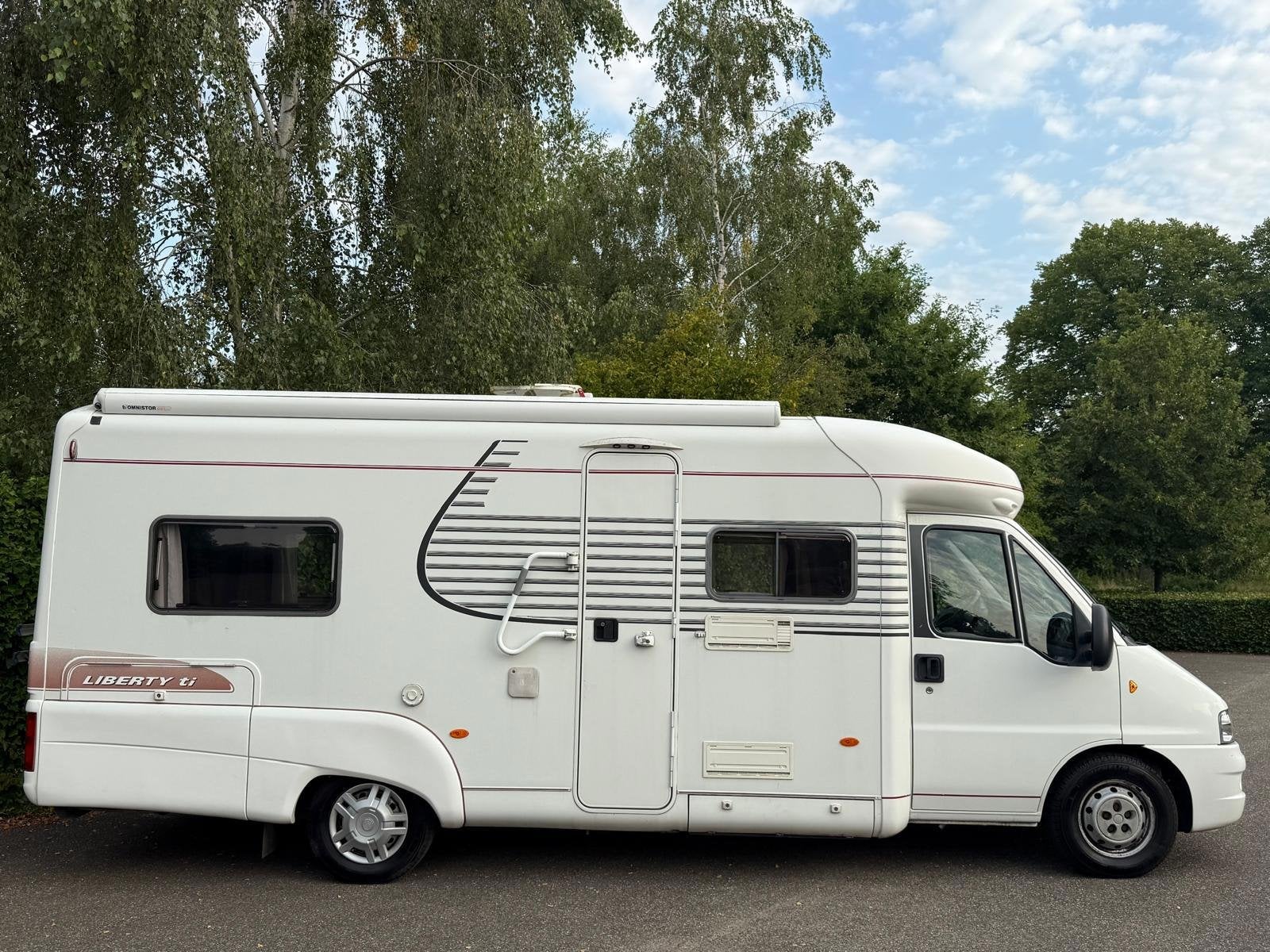LMC 6600 TI Fiat 2.8 2002 Camper Enkele bedden, Caravans en Kamperen, LMC, Rensingautos@hotmail.com, Olden Eibergsedijk 1-b
7151 NB  Eibergen, NL
