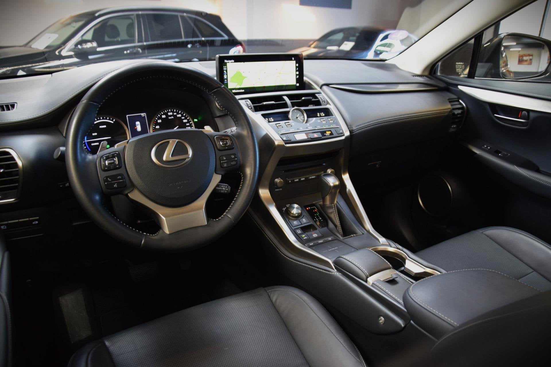 Lexus NX 300h AWD Business Line|Navi|Panoramadak|Leder|, Auto's, Automaat, Dealer onderhouden, Gebruikt, 1760 kg
