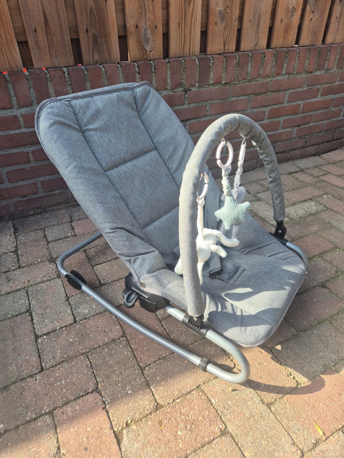 Prenatal Wipstoel met Speelboog - Grijs, Ophalen, Wipstoel, Met gordel(s) of riempje(s), Zo goed als nieuw