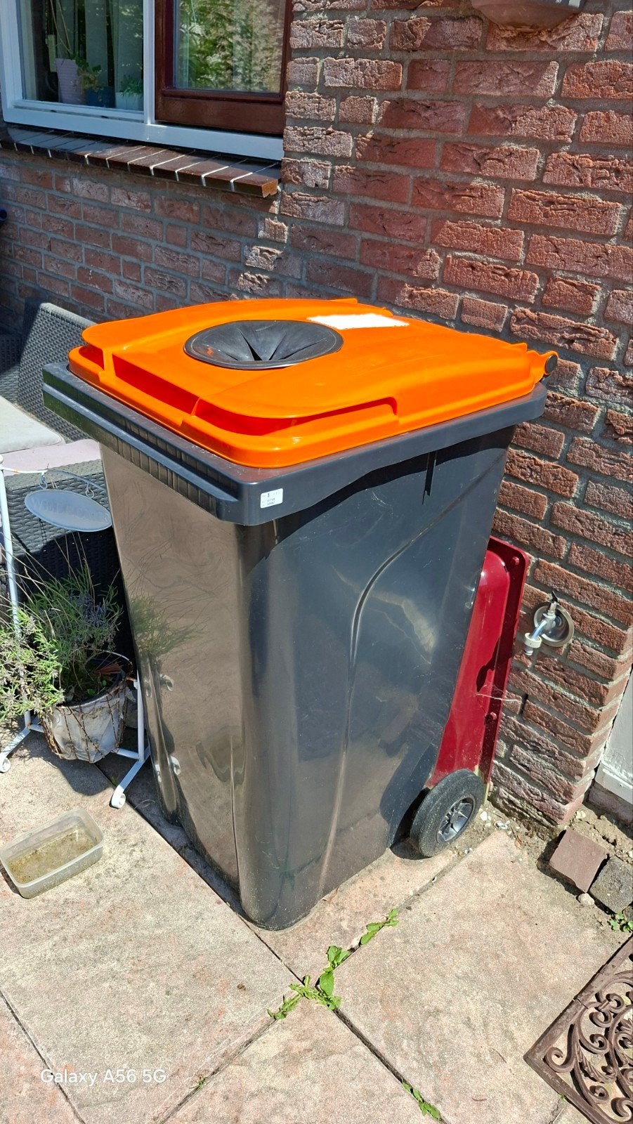Nieuwe lege flessen container met handige opening, Ophalen