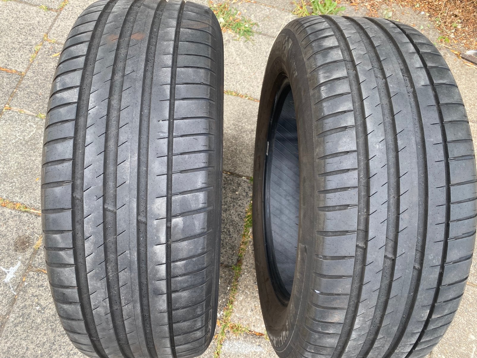 Te koop: 2 bijna nieuwe Michelin 4-seizoenenbanden, Auto-onderdelen, Banden en Velgen, Ophalen, 18 inch, Nieuw, 235 mm