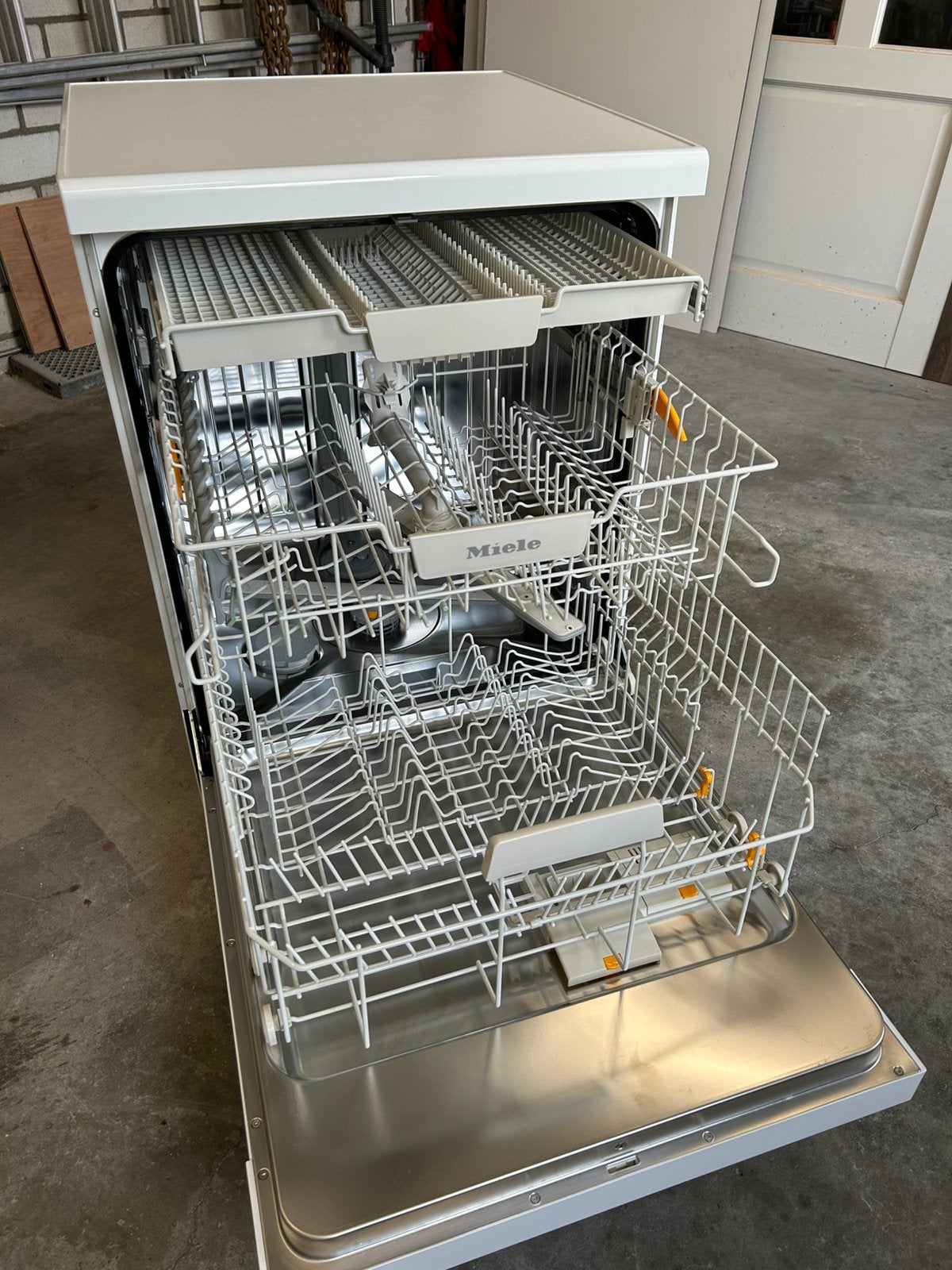 Vaatwasser Miele G5632 SC, Witgoed en Apparatuur, Ophalen, Energieklasse A of zuiniger, Minder dan 85 cm, Zo goed als nieuw