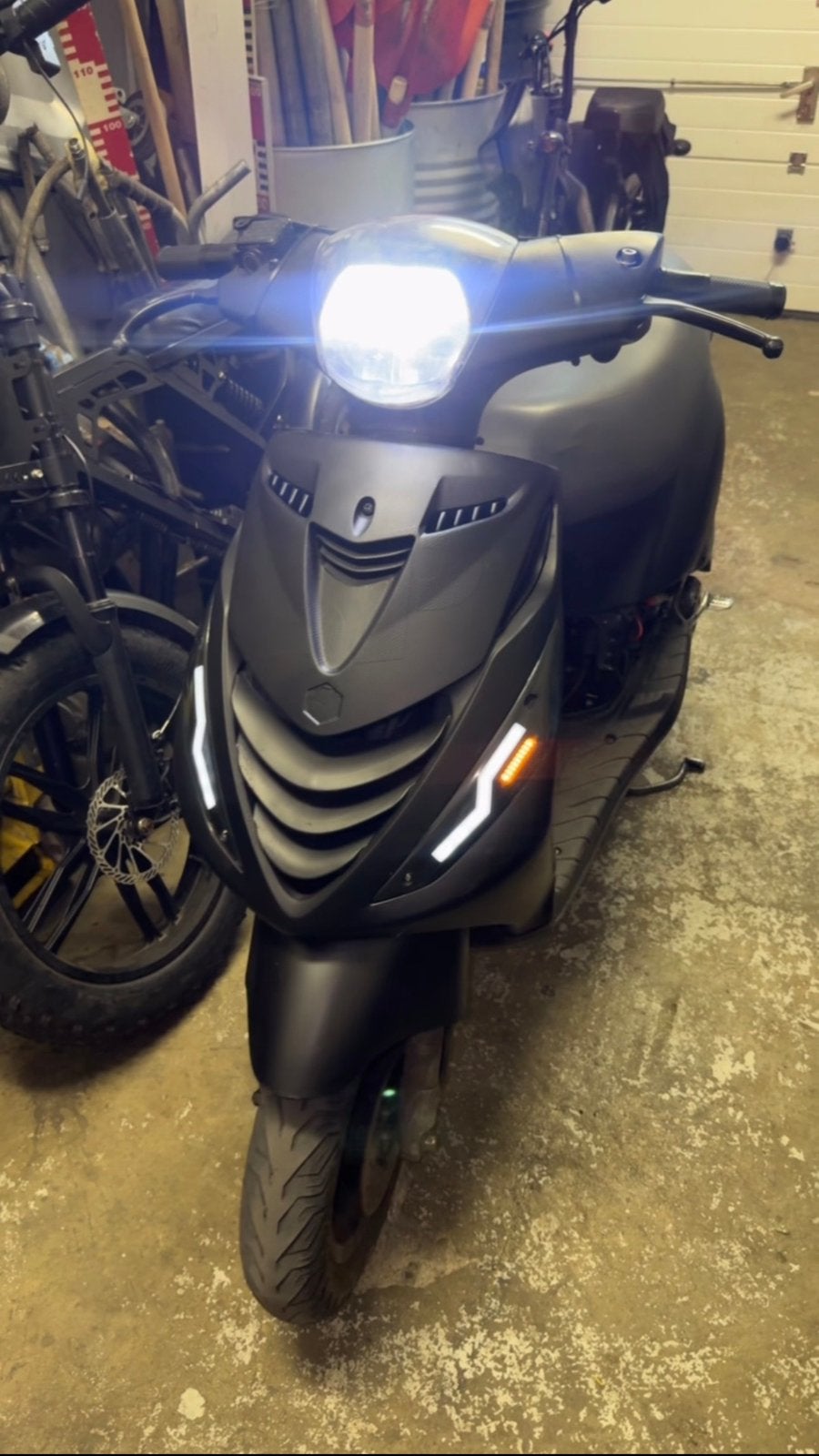 ZIP 4T 2011 WOK STATUS NIET LAGER DAN 400€!!!!!!!!!!!, Fietsen en Brommers, Ophalen, Zo goed als nieuw, Piaggio