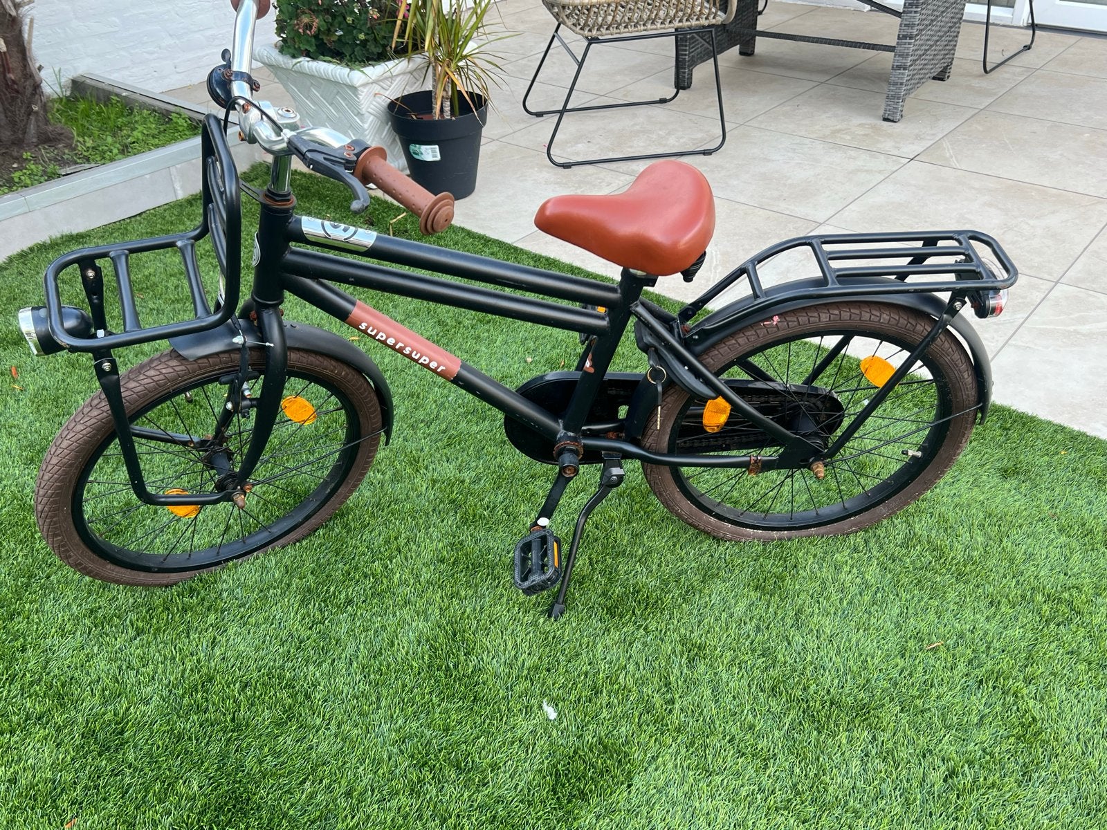 Supersuper 20 inch kinderfiets zwart met bruin zadel, Fietsen en Brommers, Ophalen of Verzenden, Gebruikt, Terugtraprem, 16 tot 20 inch