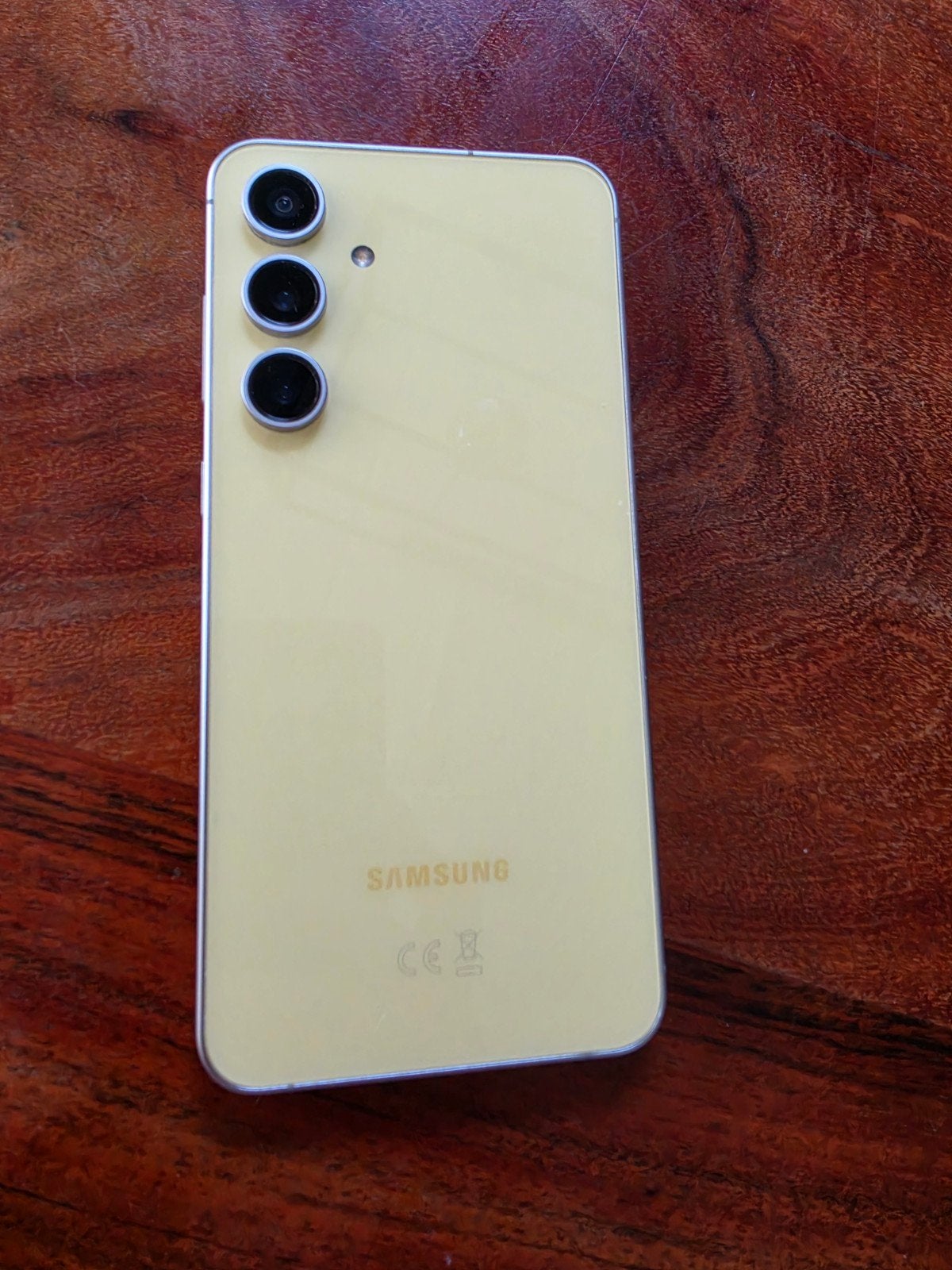 Foto 2 van Samsung Galaxy S24 FE