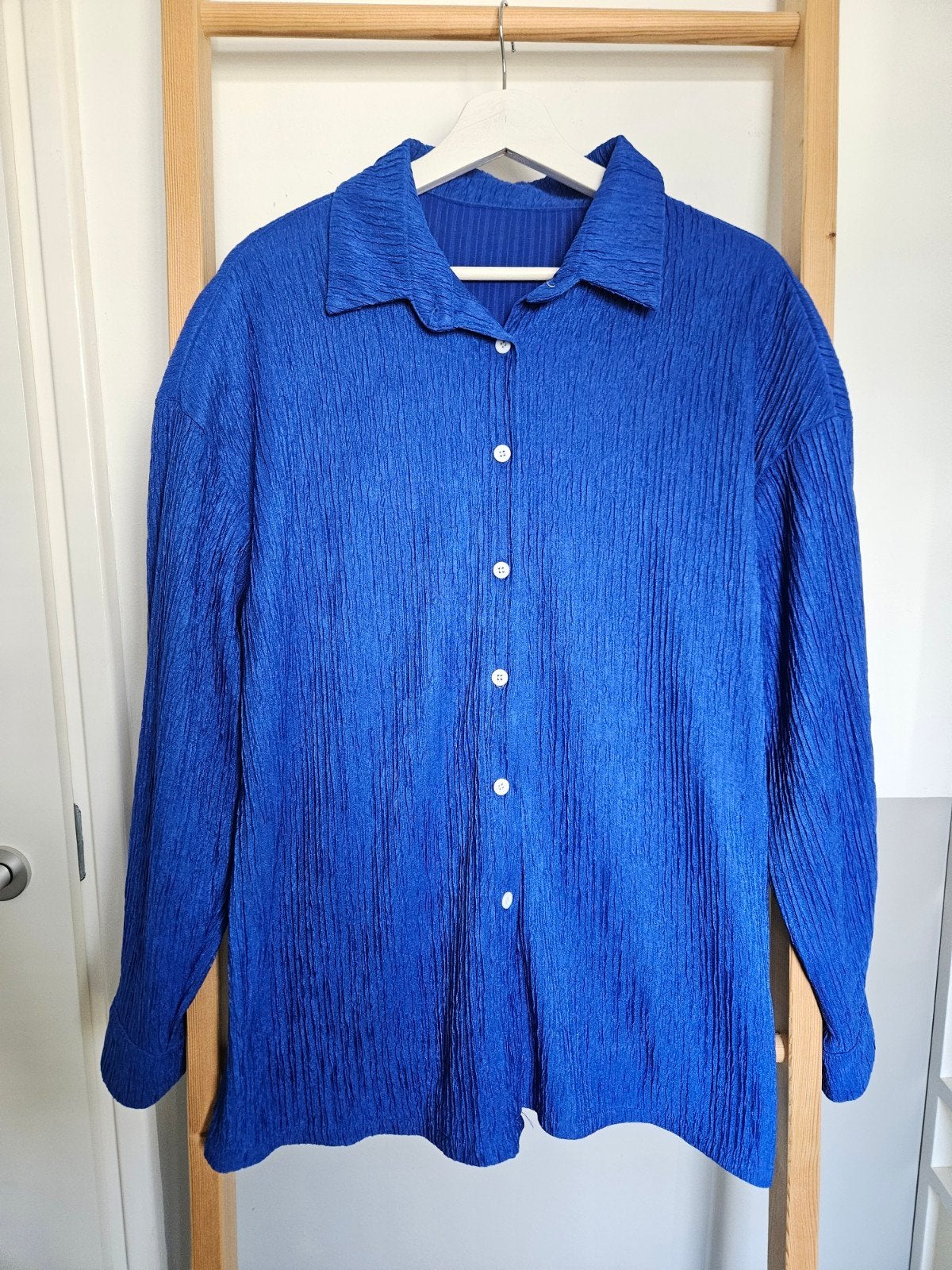 Kobaltblauwe kreukelblouse - Shein -  Maat M, Kleding | Dames, Maat 38/40 (M), Blauw, Ophalen of Verzenden, Zo goed als nieuw