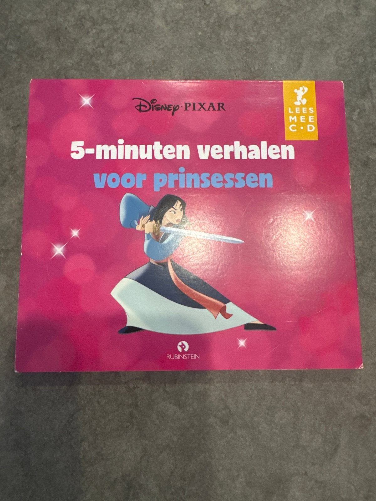 Disney Pixar 5-minuten verhalen voor prinsessen + CD, Boeken, 5 of 6 jaar, Meisje, Ophalen of Verzenden, Zo goed als nieuw