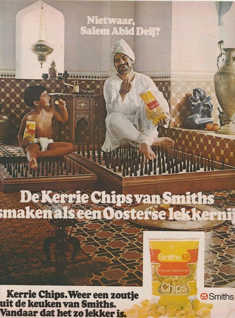 Retro reclame 1973 Smiths chips jongetje op spijkerbed, Verzamelen, Retro, Verzenden, Overige typen