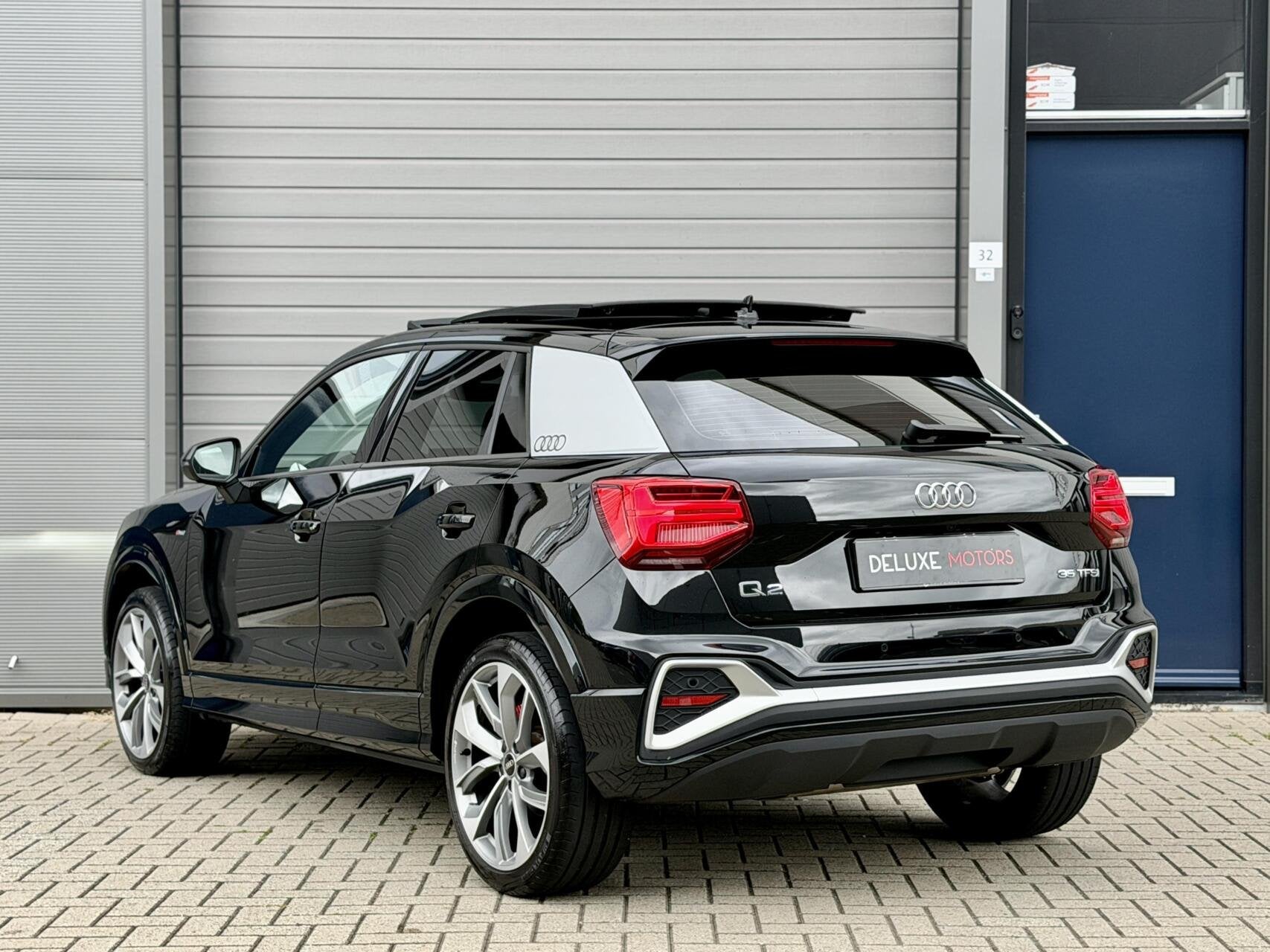 Audi Q2 35 TFSI S-Line Pano|B&O|Keyless|Cam|Dodehoek|Matrix, Auto's, 4 cilinders, Zwart, Bedrijf, SUV of Terreinwagen