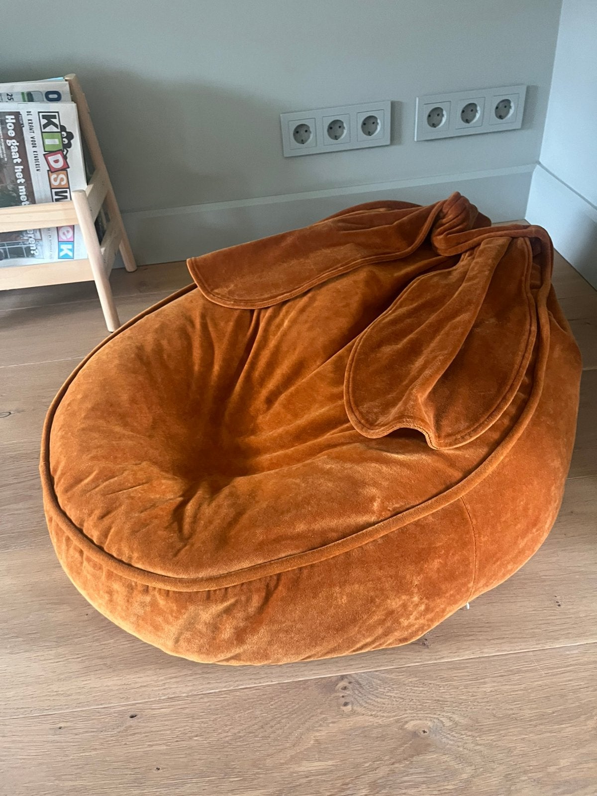 WigiWama Velvet Cinnamon zitzak konijn, Ophalen, Zo goed als nieuw, Zitzak