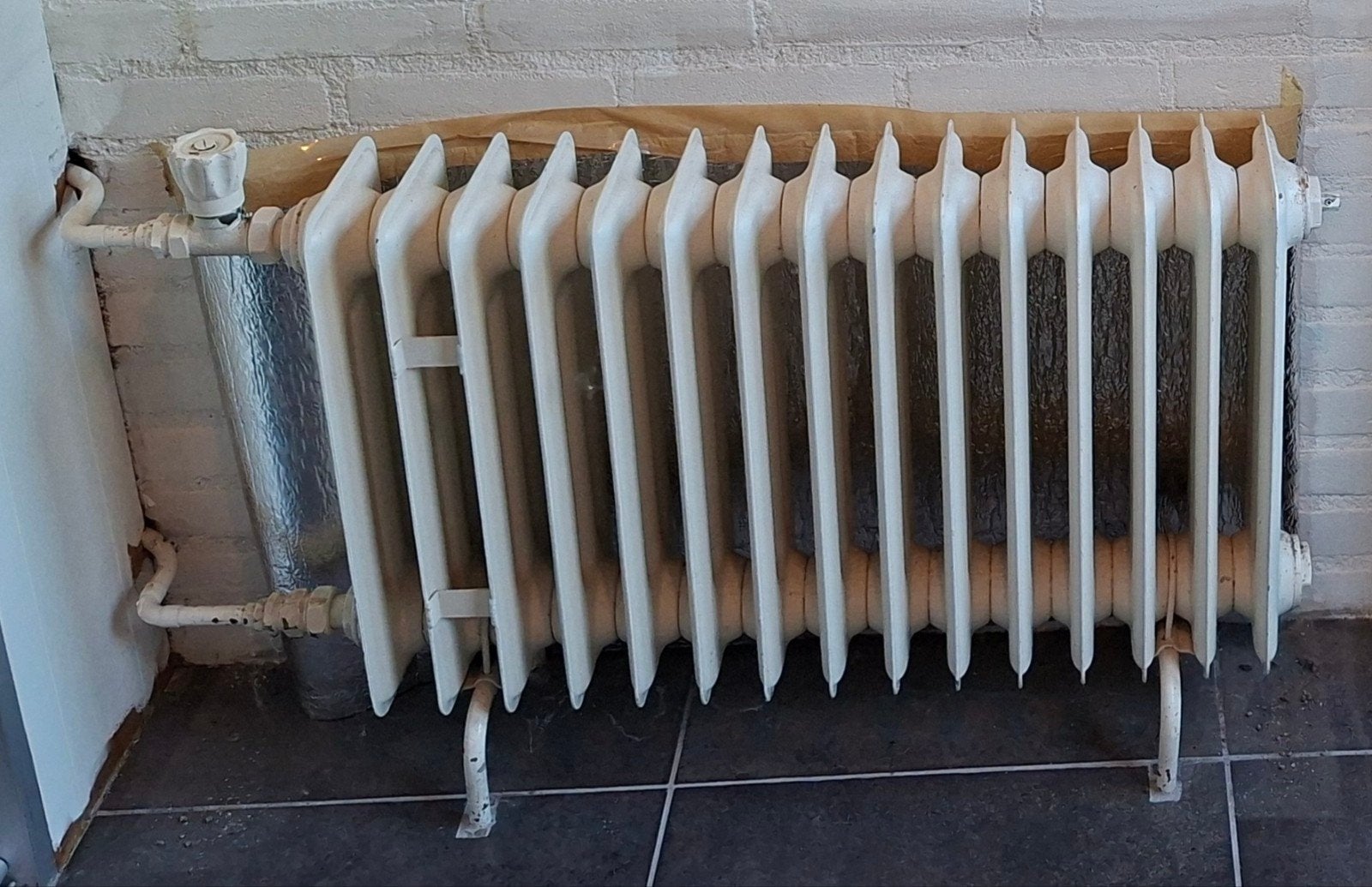 Gietijzeren radiator, Doe-het-zelf en Verbouw, Ophalen, Gebruikt, Radiator, 30 tot 80 cm
