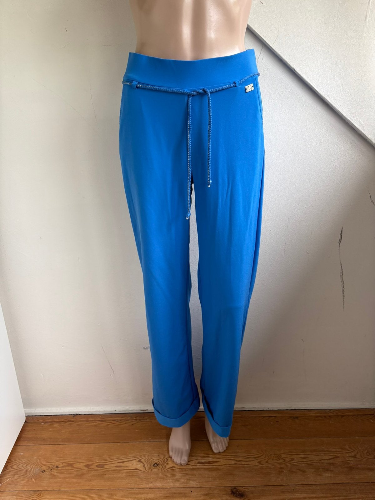 TQ Amsterdam travelstof broek blauw maat S met riempje, Blauw, Ophalen of Verzenden, Zo goed als nieuw, Maat 36 (S)