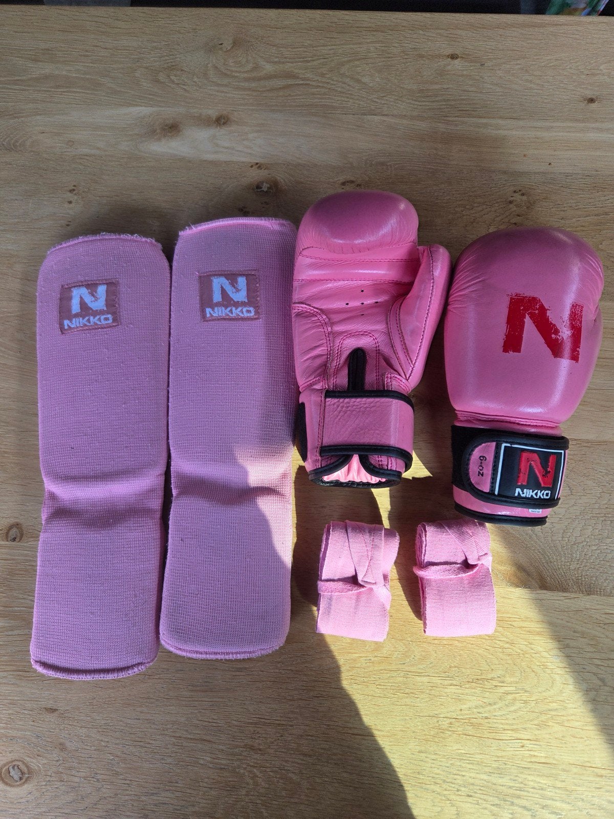 Roze Nikko boksset, Gebruikt, Overige, Maat XS of kleiner, Vechtsportbescherming