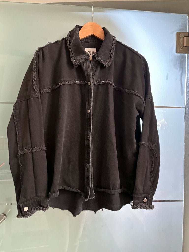 Zara Denim Shacket / Overshirt met Strass & Rafels – Zwart S, Ophalen of Verzenden, Zo goed als nieuw, Maat 36 (S), Zara