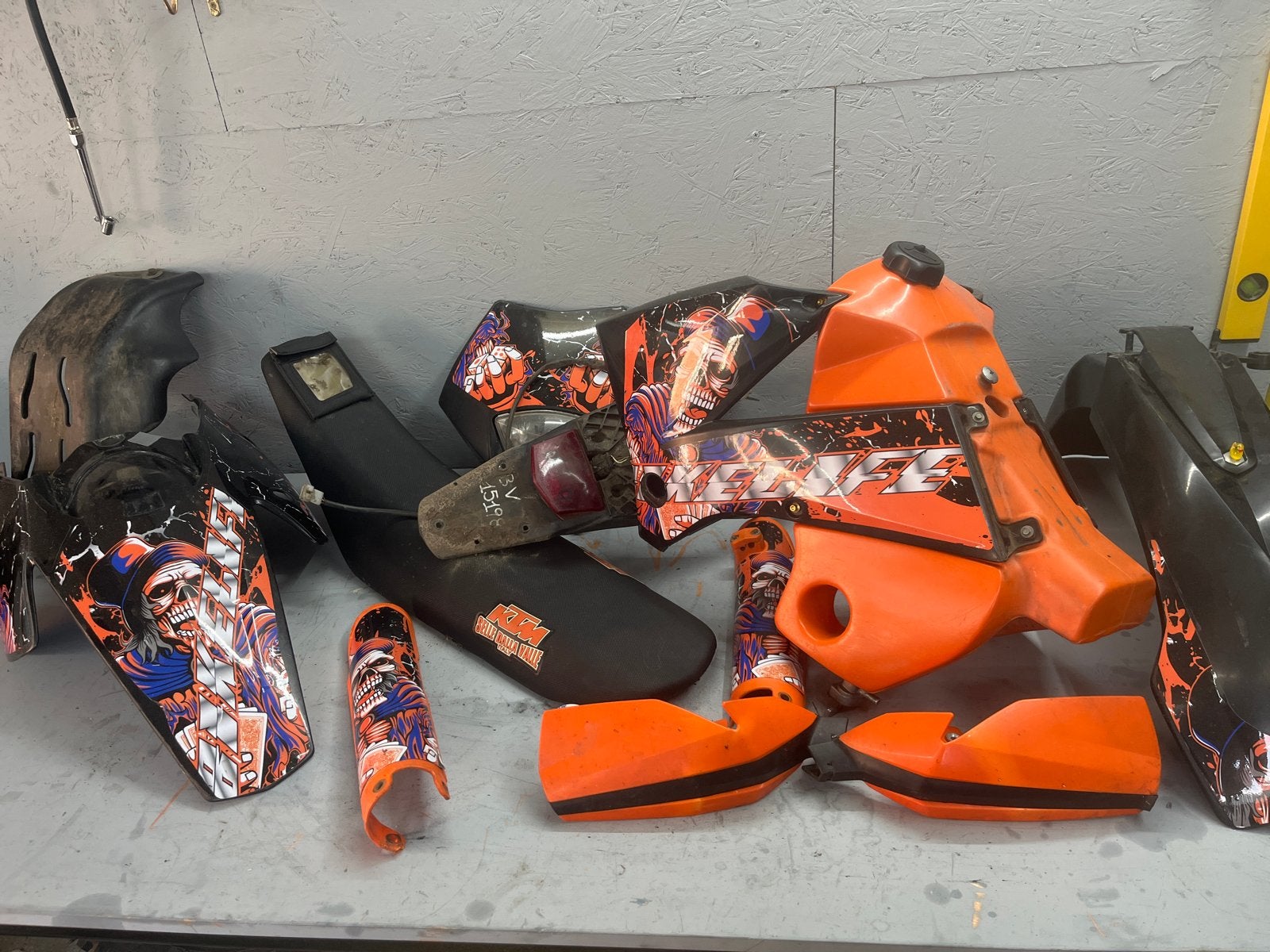 Kappenset plastic delen KTM 450 EXC 2004 met tank en verlich, Motoren, Ophalen, Gebruikt