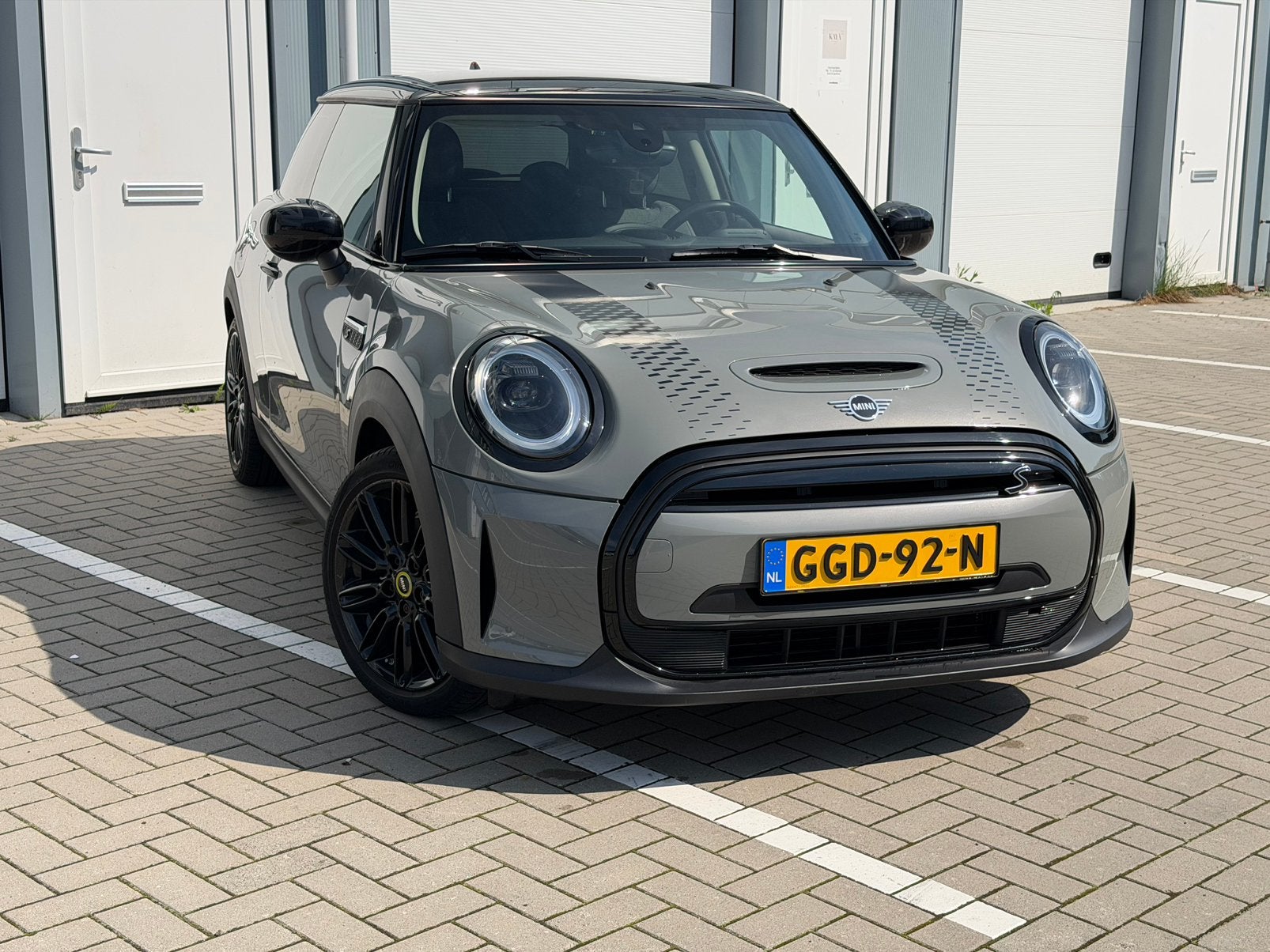 Mini 3-deurs (f56) Electric 184pk Aut 2021 Grijs