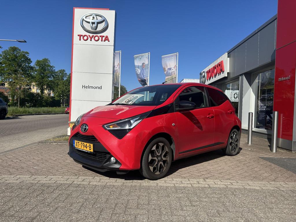 Toyota Aygo 1.0 VVT-i x-joy | Carplay | Mooie uitvoering | P, Voorwielaandrijving, Gebruikt, Euro 6, 4 stoelen