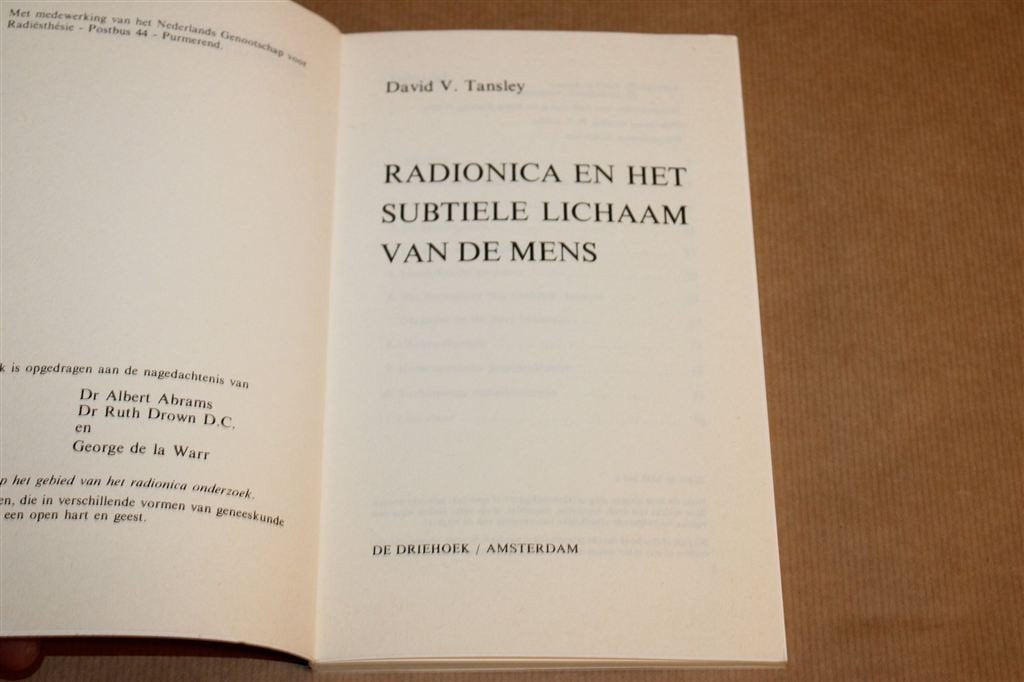 Radionica en het Subtiele Lichaam — Esoterie 1978, Boeken, Ophalen of Verzenden, Gelezen, Overige onderwerpen, Achtergrond en Informatie