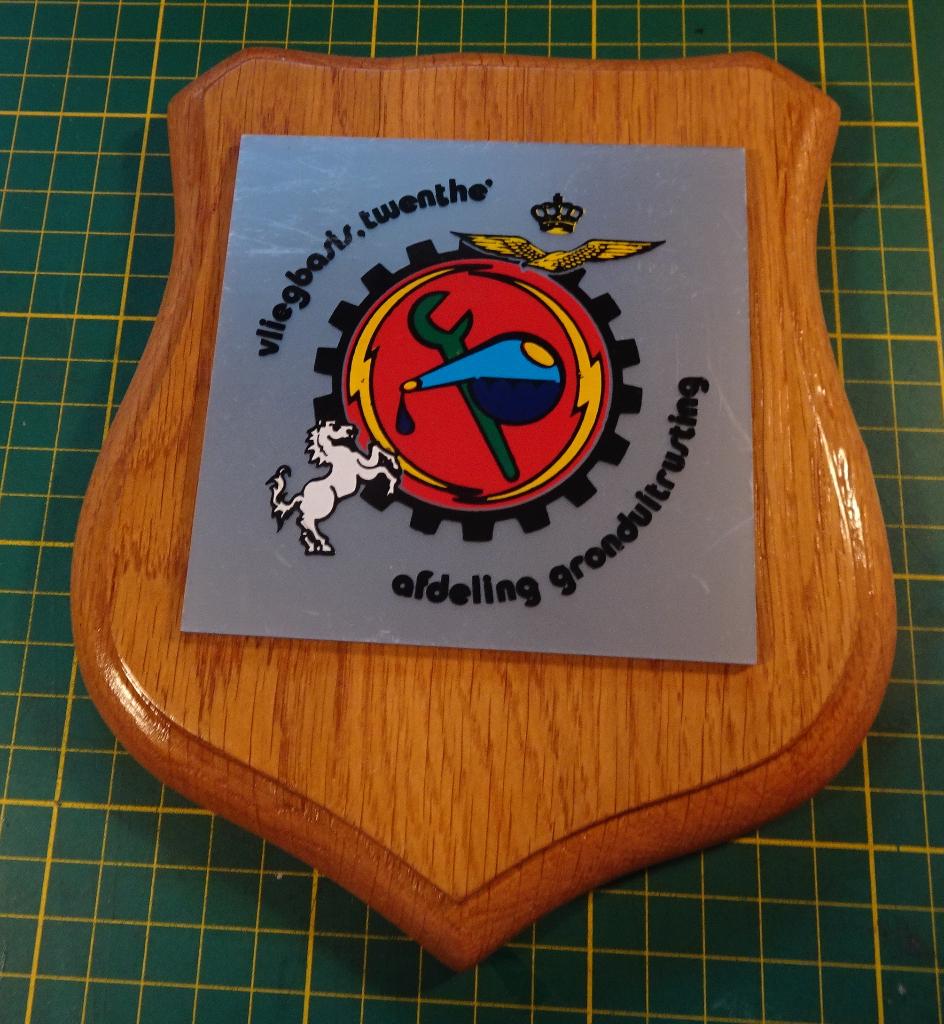 Wapenschild Vliegbasis Twenthe Gronduitrusting GU KLu, Ophalen of Verzenden, Luchtmacht, Nederland, Embleem of Badge
