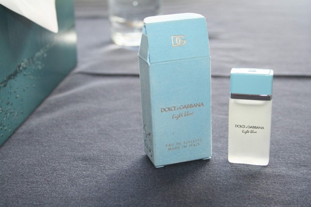 New Packaging Dolce & Gabanna Light Blue 5ml EdT Nieuw & OVP, Verzamelen, Parfumverzamelingen, Verzenden, Nieuw, Miniatuur, Gevuld