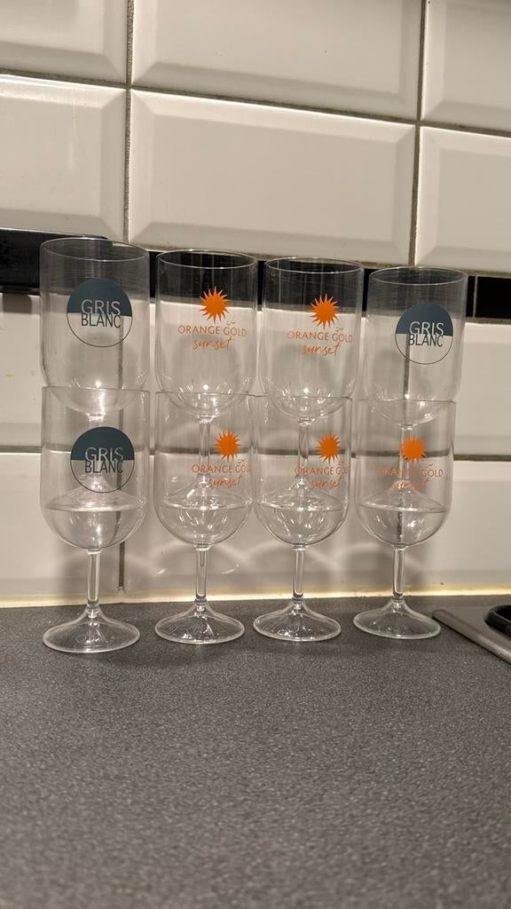 Set van 8 herbruikbare plastic wijnglazen, Kunststof, Ophalen of Verzenden, Meerkleurig, Overige typen