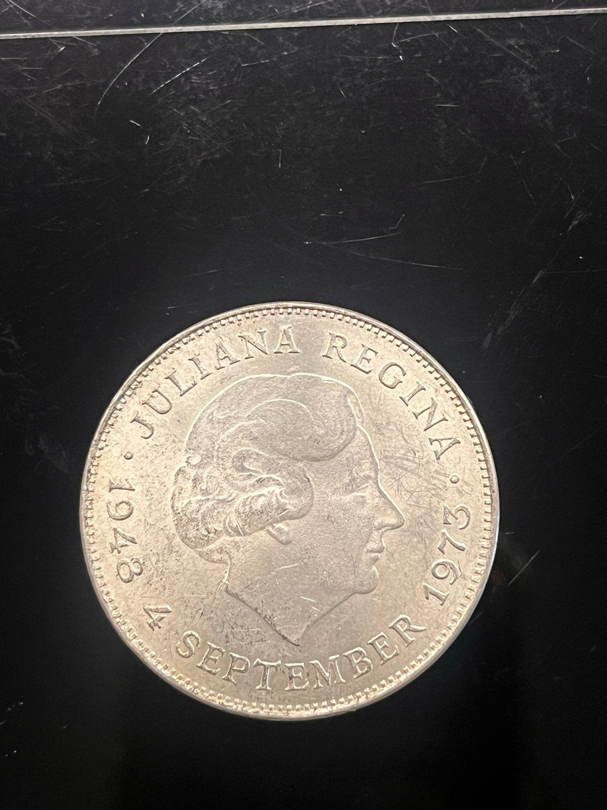 Zilveren 10 Gulden Juliana 1973 Huwelijksjubileum, Koningin Juliana, Zilver, Ophalen of Verzenden, Losse munt