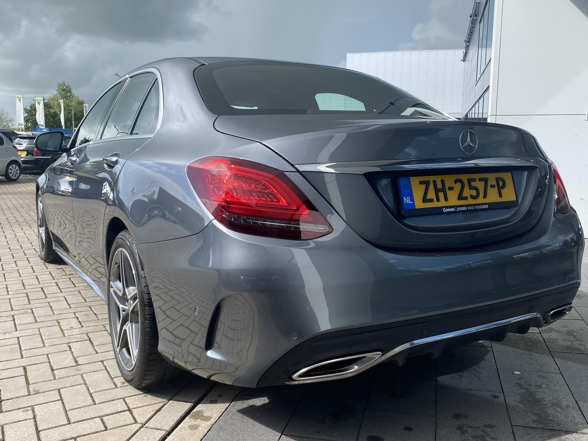 Mercedes-Benz C-klasse 180 Business Solution AMG Plus Upgrad, 12 maanden, Leder en Stof, Sedan, 16 km/l