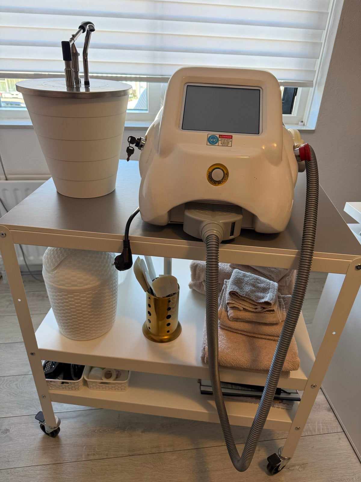 SHR Laser 1550 + trolley, Huidbehandeling