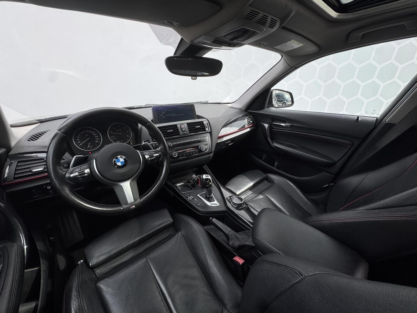 BMW 1-serie 120d High Executive Automaat Schuifdak Keyless, Auto's, Euro 5, Achterwielaandrijving, Zwart, Zwart