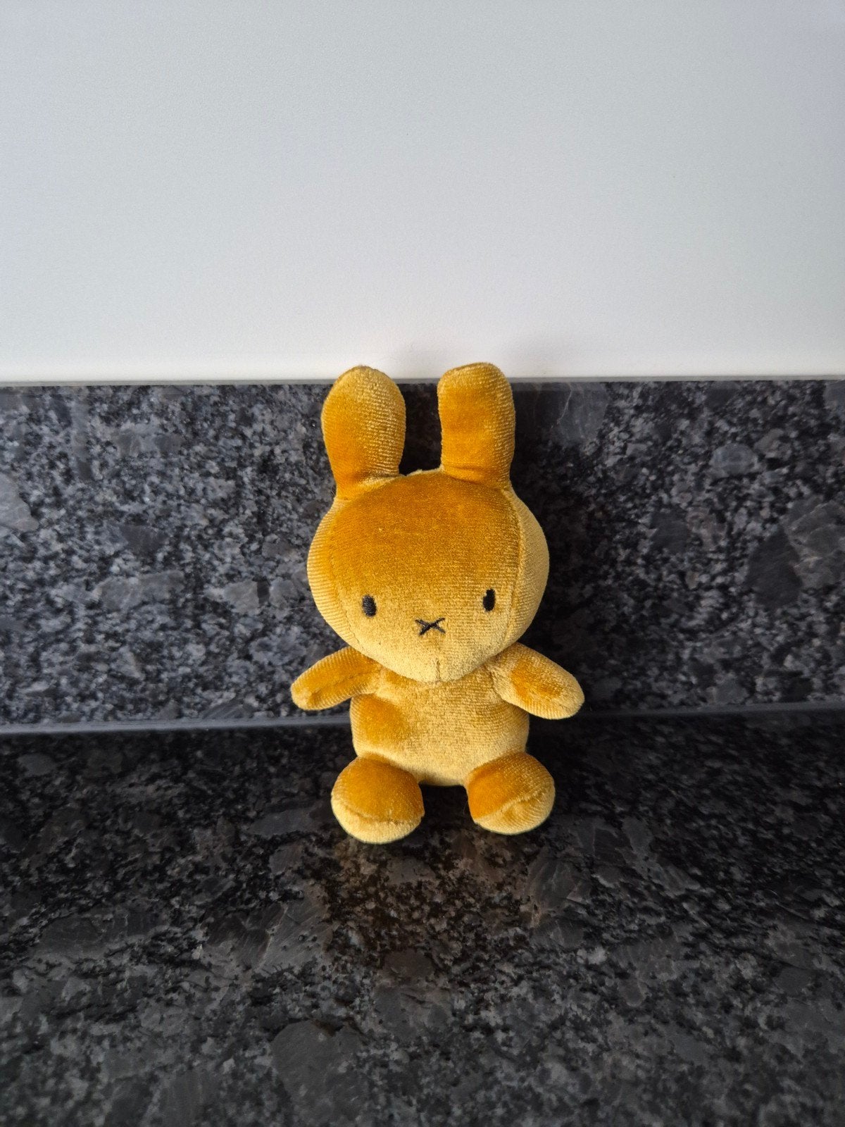 Nijntje - Knuffel Nijntje Goud Mini, Kinderen en Baby's, Speelgoed | Knuffels en Pluche, Ophalen of Verzenden, Zo goed als nieuw