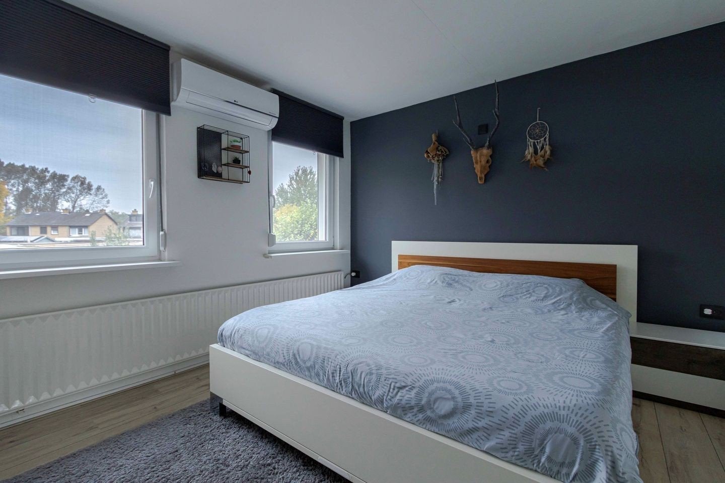 ombouw tweepersoonsbed met verlichting in hoofdeinde, Ophalen, Wit, Tweepersoons, Zo goed als nieuw