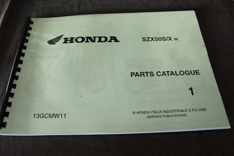Honda SZX50 S/X 1998 scooter parts catalogue  XBR, Fietsen en Brommers, Ophalen of Verzenden, Gebruikt