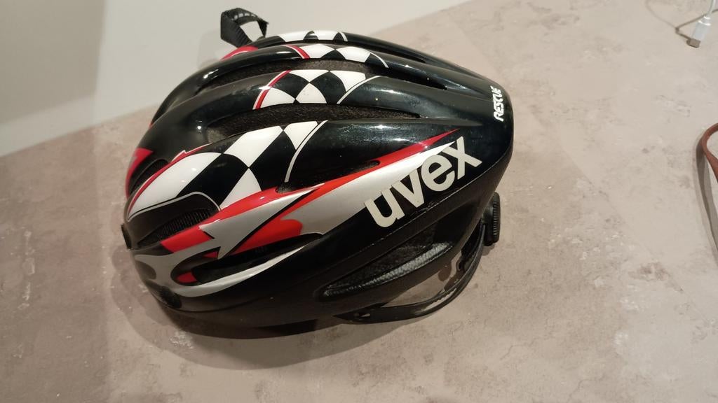 Uvex Fietshelm Zwart/Rood/Wit - Maat M, Fietsen en Brommers, Fietsaccessoires | Fietshelmen, Gebruikt, M, Heer of Dame, Uvex