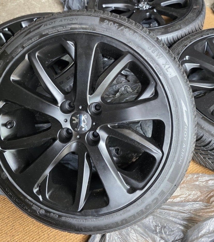 Gezocht: Peugeot 4x108 17 inch lichtmetalen velgen, Auto-onderdelen, Gebruikt, Velg(en), 17 inch, Ophalen of Verzenden