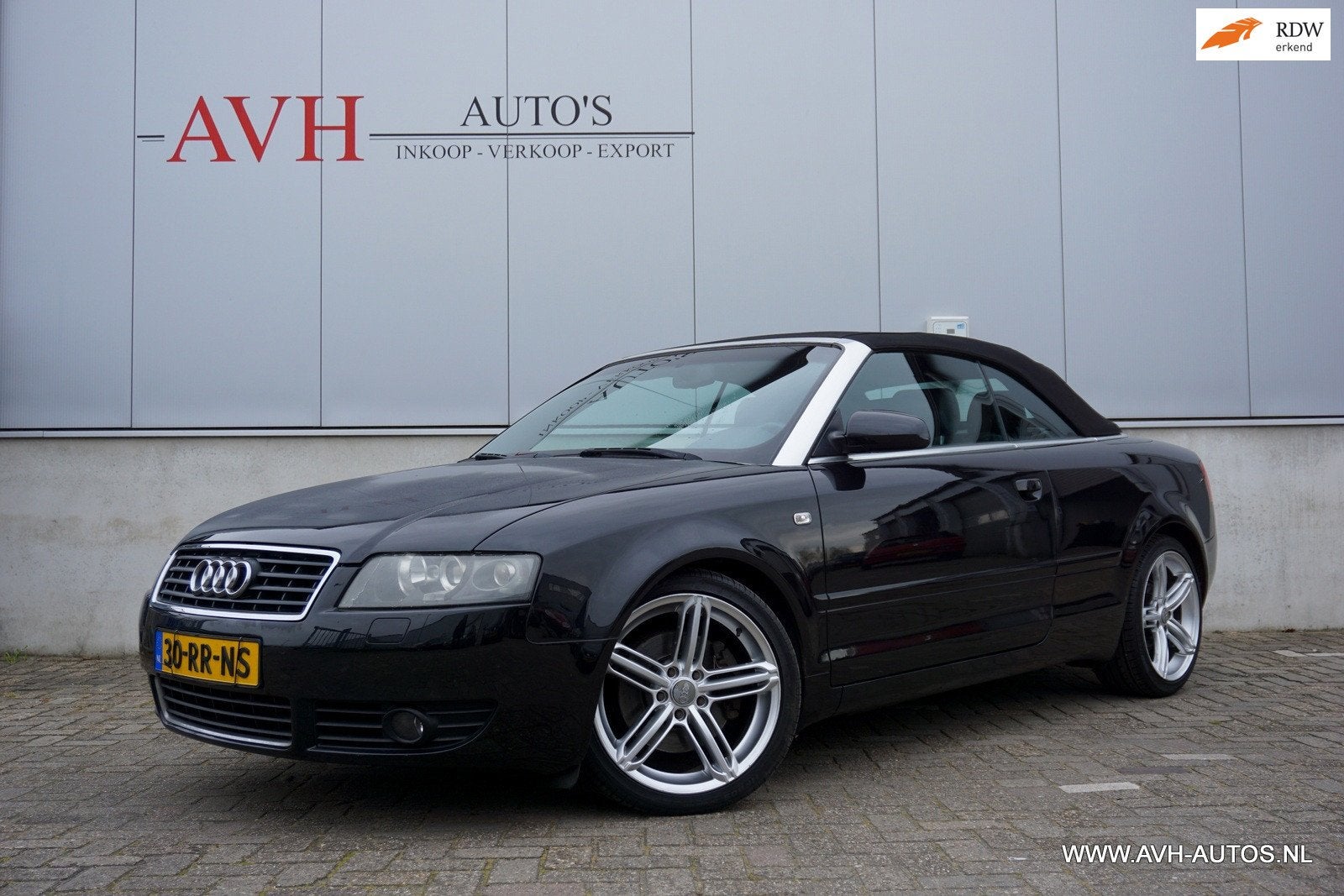 Audi A4 Cabriolet 2.4 V6 Exclusive, Auto's, Gebruikt, Zwart, Cabriolet, 4 stoelen