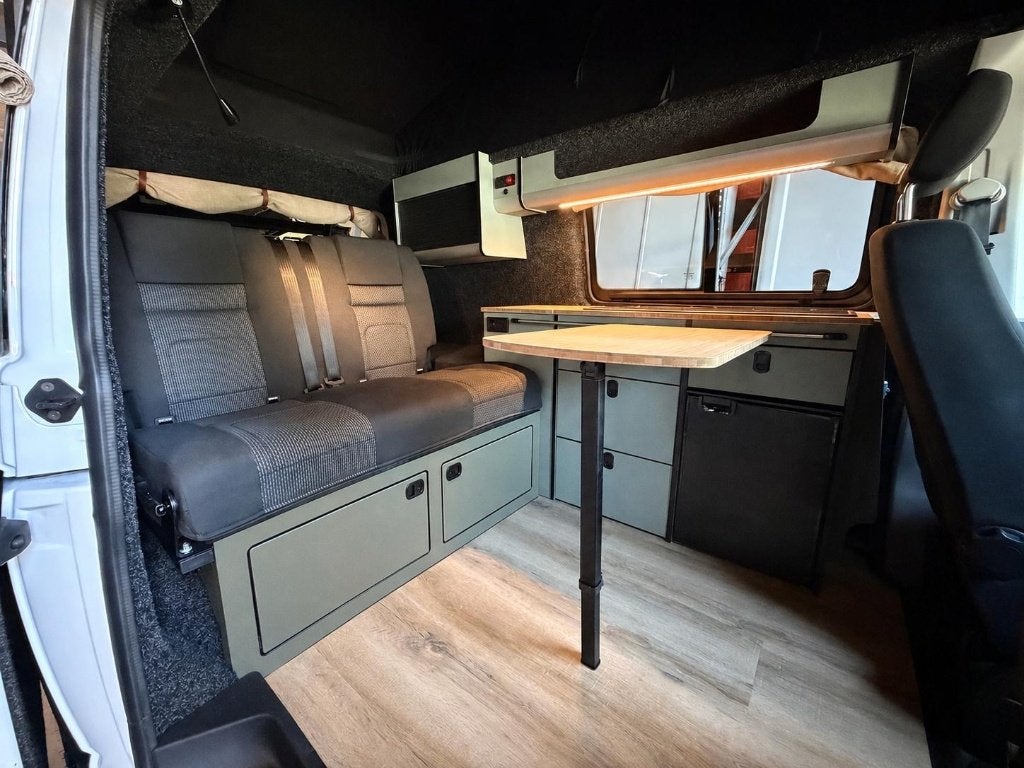 Foto 8 van Volkswagen Transporter T 6.1 2022/Nieuw Kwb 4 Personen