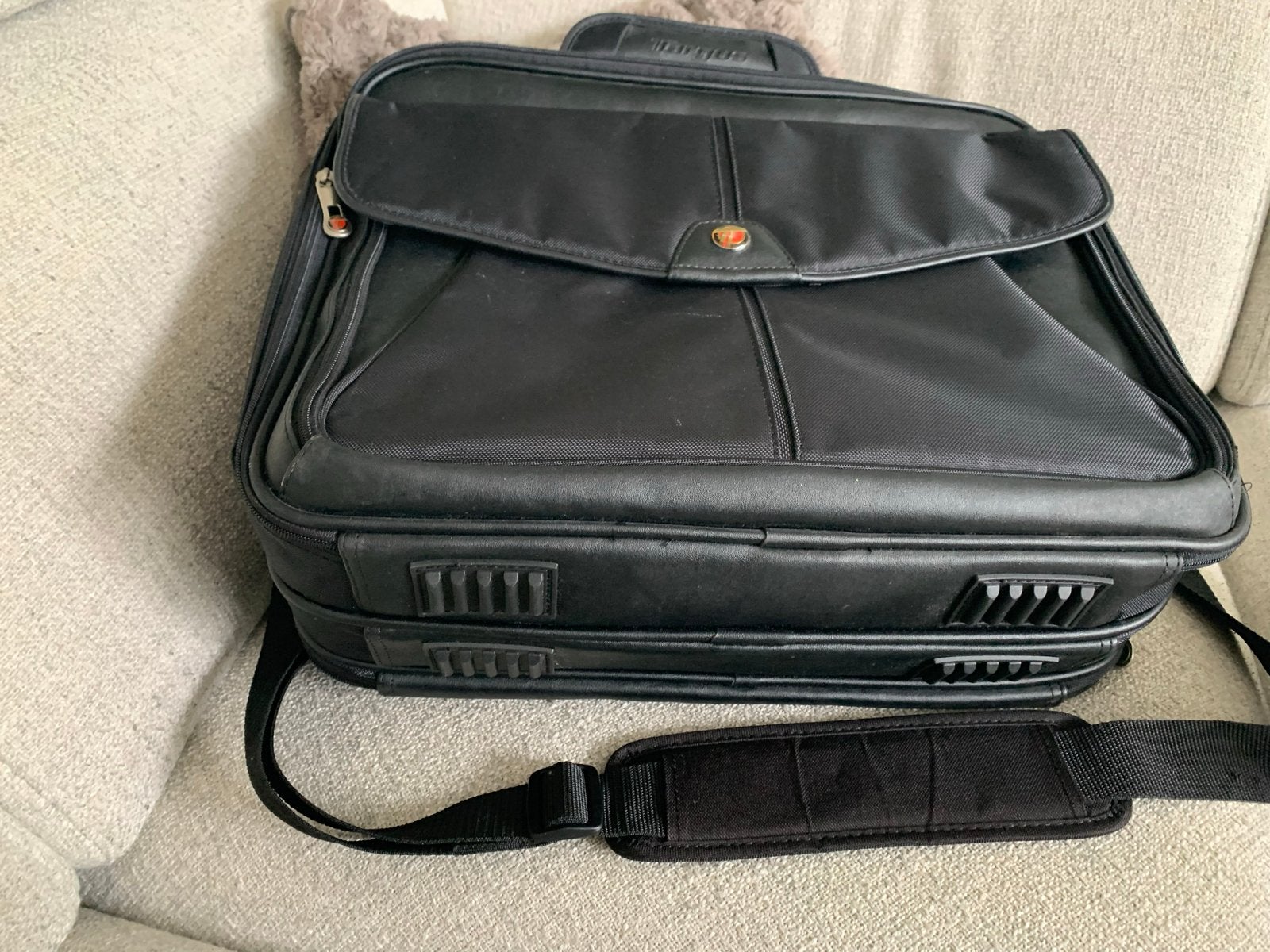 Targus Laptoptas Zwart - Zeer goede staat, Computers en Software, Ophalen, 17 inch of meer, Aktetas, Zo goed als nieuw