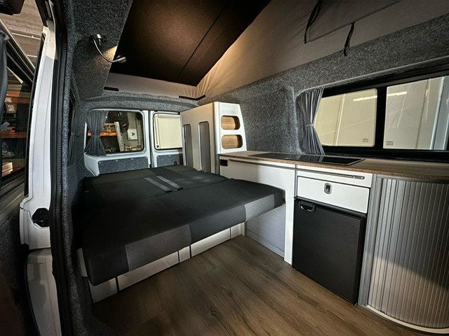 Foto 9 van Volkswagen Transporter T 6.1 2021/Nieuw Lwb 4 Personen