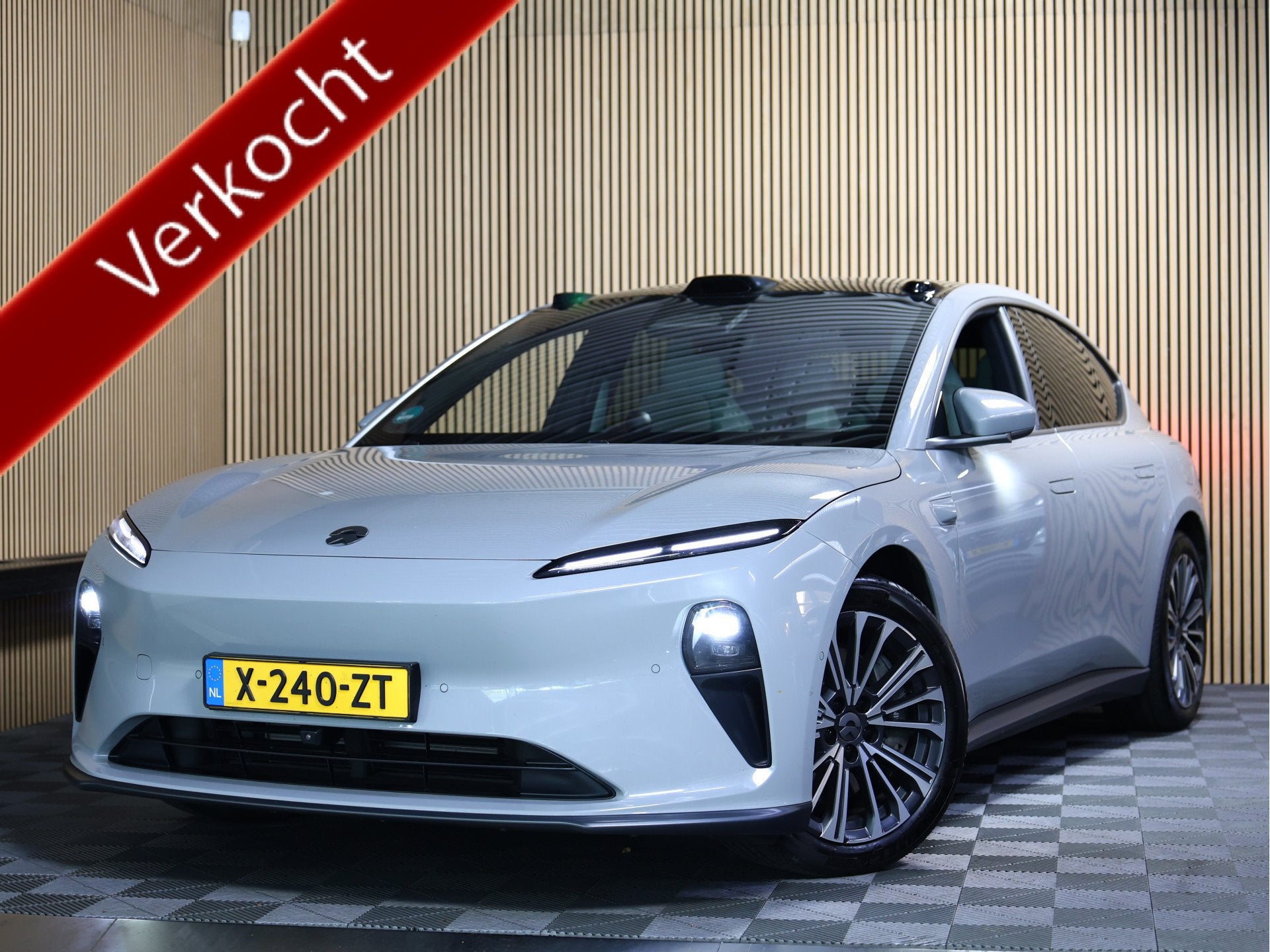 NIO ET5 75 kWh VIRTUAL NAVI AMBIENT ELEK.STOEL 360 CAM NOMI, Auto's, Gebruikt, Leder en Stof, 489 pk, 25 min