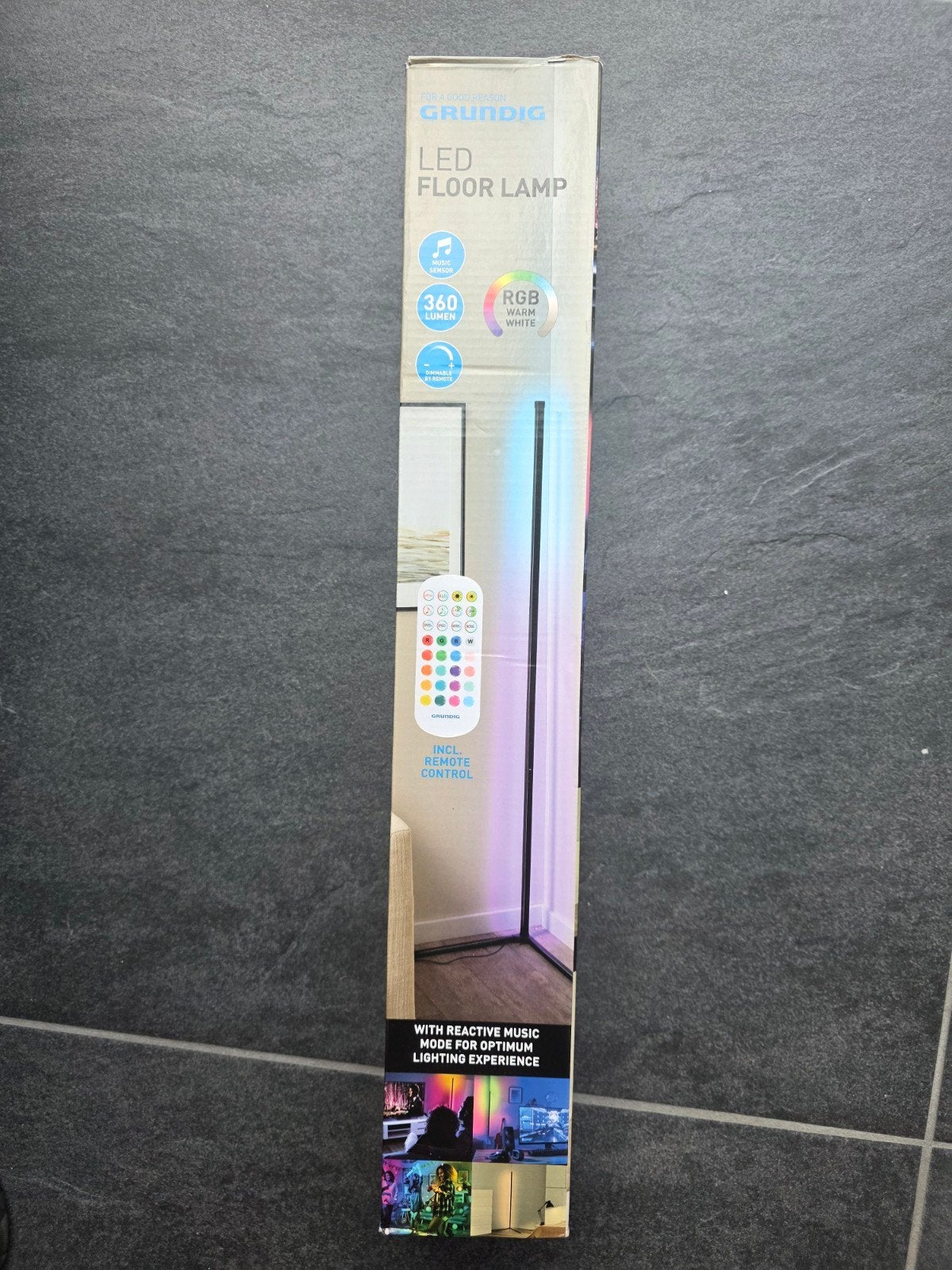 Grundig LED Vloerlamp - RGB & Warm Wit met Afstandsbediening, Huis en Inrichting, 100 tot 150 cm, Nieuw, Overige fittingen, Ophalen of Verzenden
