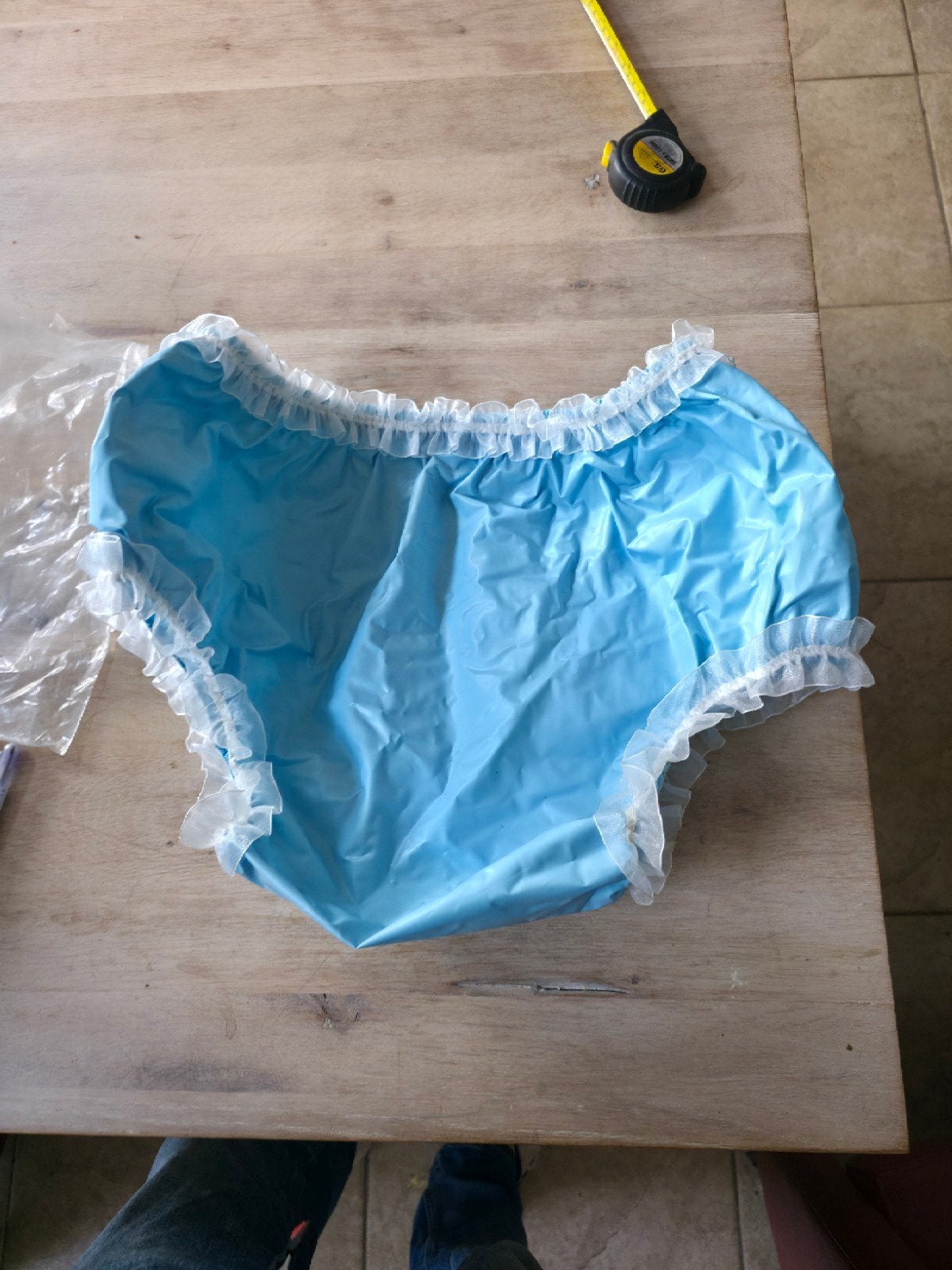 Blauwe plastic broek met ruches - Maat 2XL nieuw nr 8, Ophalen of Verzenden, Nieuw