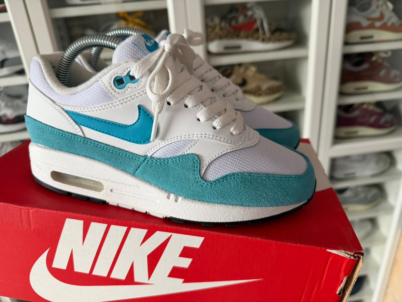 Nike air max 1 - Blue furry, Ophalen of Verzenden, Zo goed als nieuw, Blauw, Sneakers of Gympen