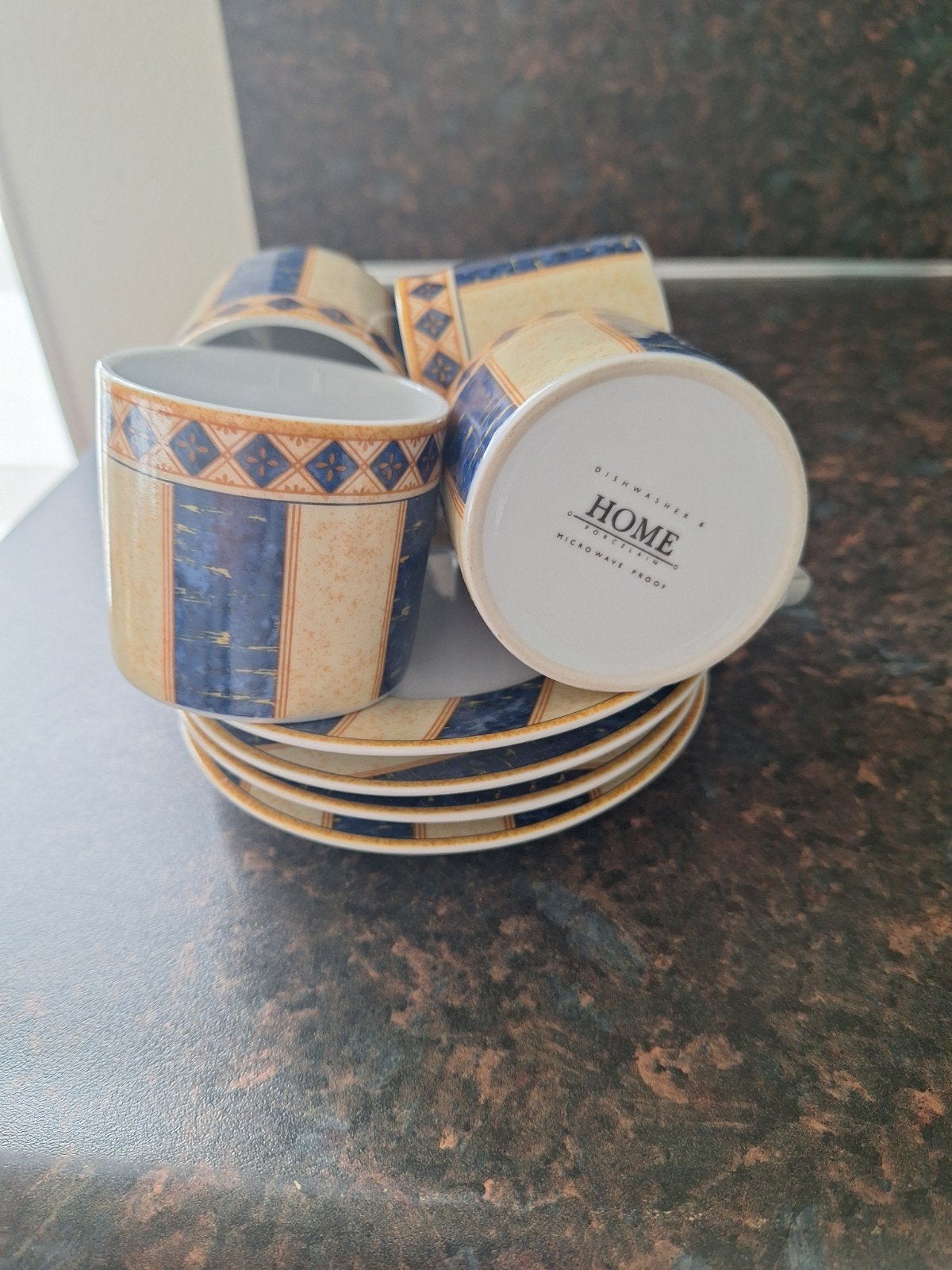 Set van 4 HOME porseleinen kopjes en schotels, Gebruikt, Overige merken, Ophalen of Verzenden, Overige stijlen